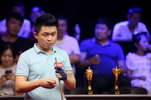 持拼搏精神 持拼搏精神